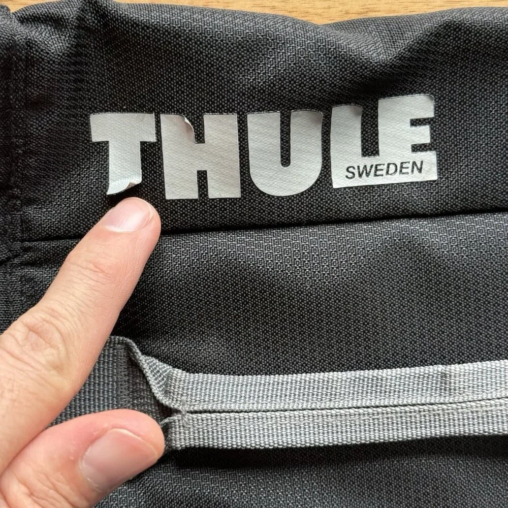 THULE TRANSPORT LITTER Bag Outdoor PREOWNED LETTERS PEELING OFF * AS‎ IS